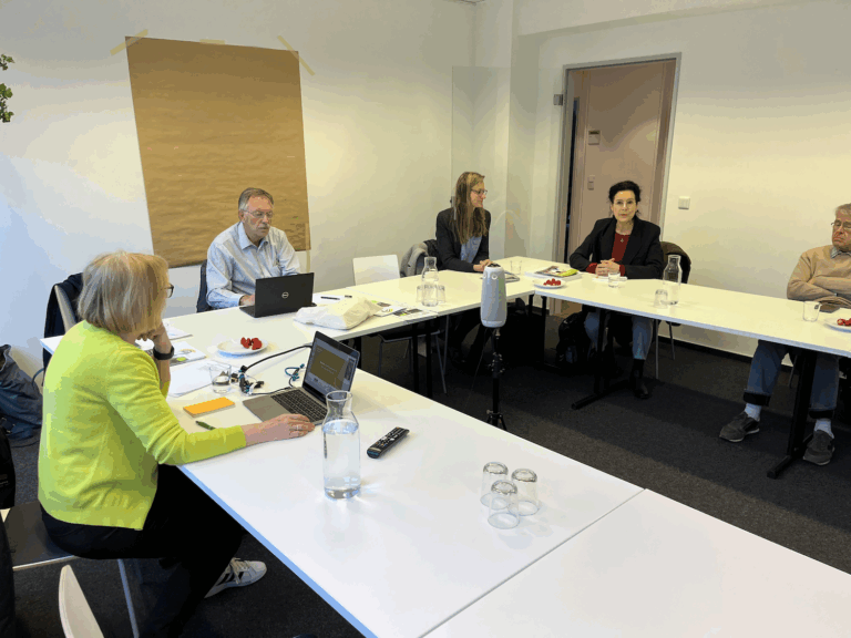 QPlus Alter zu Gast im Mai
