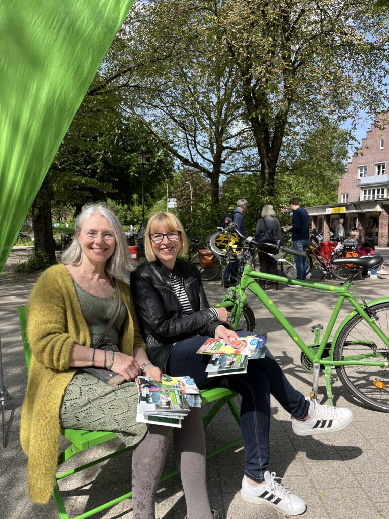 Grüne Freundschaftsbank im Einsatz